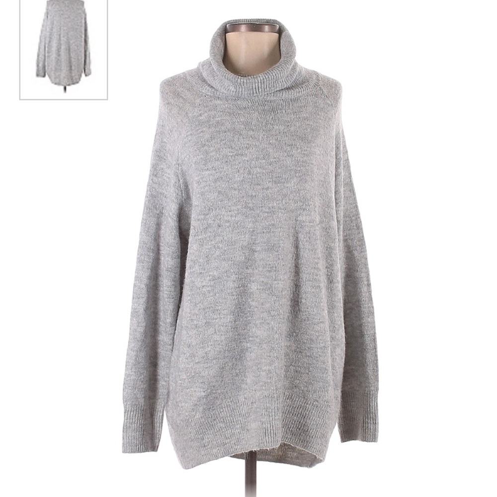 H&M oversized gray turtleneck sweater size small